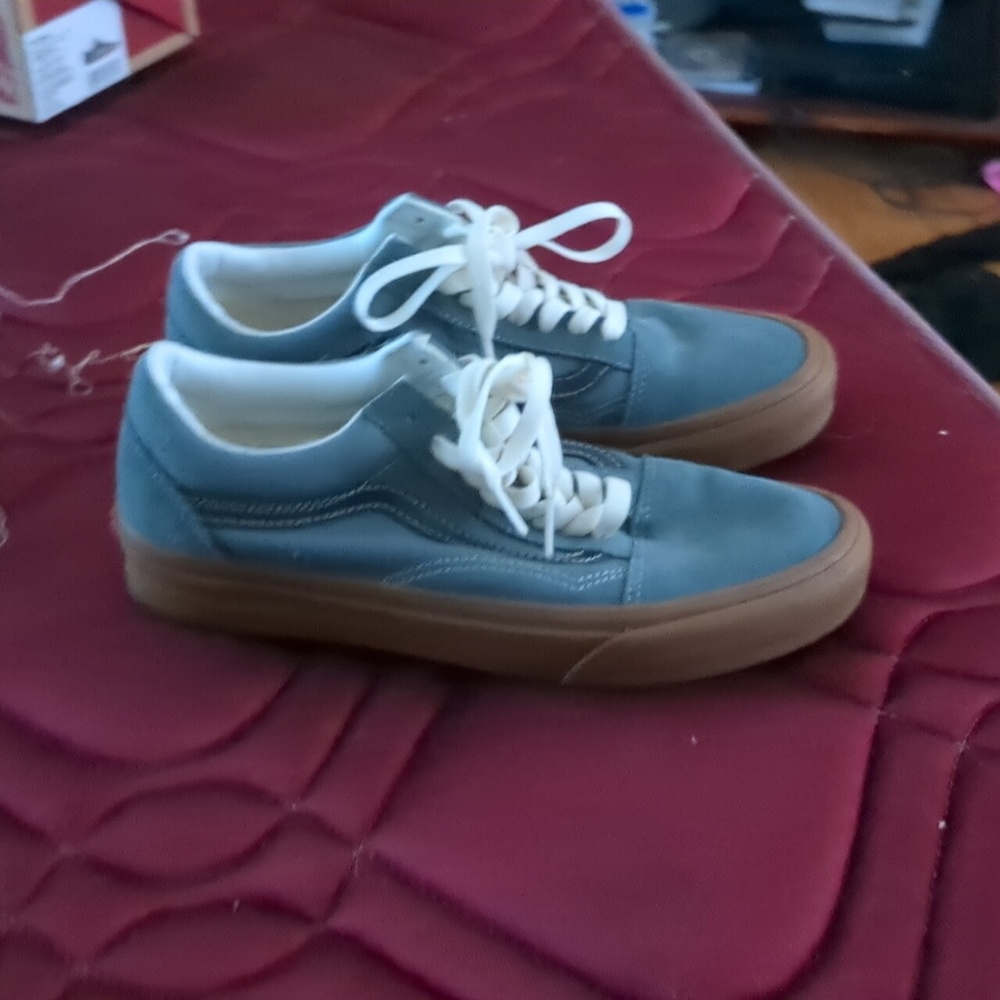 Vans - Picture 3 of 3